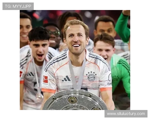 帕夫洛维奇谈凯恩：他在每场比赛都表现非凡，祝他打破莱万的纪录