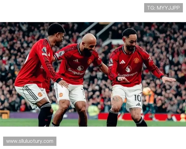 曼联对阵水晶宫首发阵容揭晓B费和舍什科领衔出战